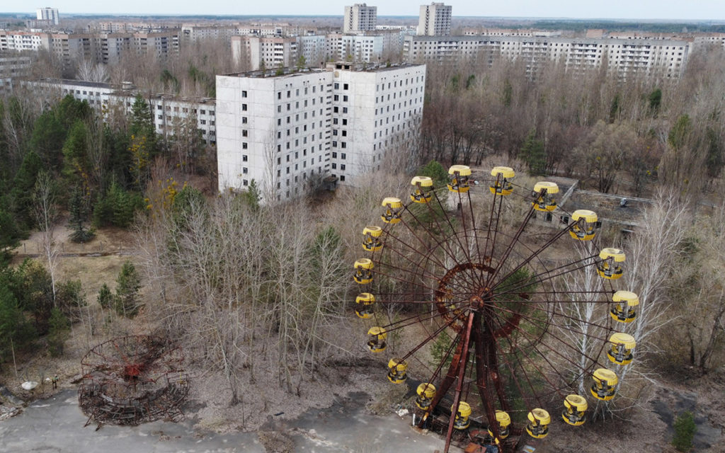 We in the process of building the whole earth on Minecraft at a 1:1 scale.  This is units 3/4 built by the Chernobyl Build Team. Help us out! :  r/chernobyl